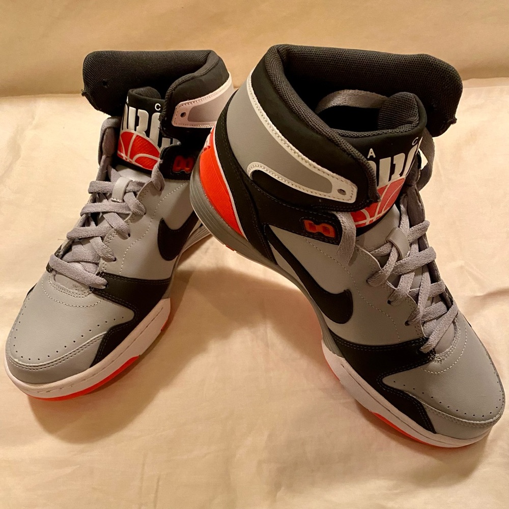 NIB Men’s Nike Mach One Mid